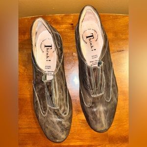 THINK! Womens 'Chilli' Brown Leather Loafers Sz 39